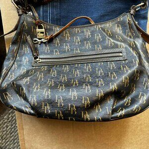 Dooney&Bourke
